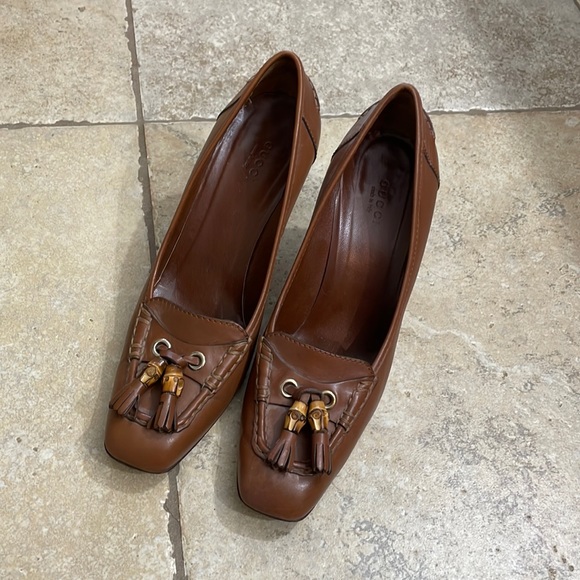 Authentic Gucci Brown Leather Bamboo Tassel Loafer Pumps - Picture 2 of 10